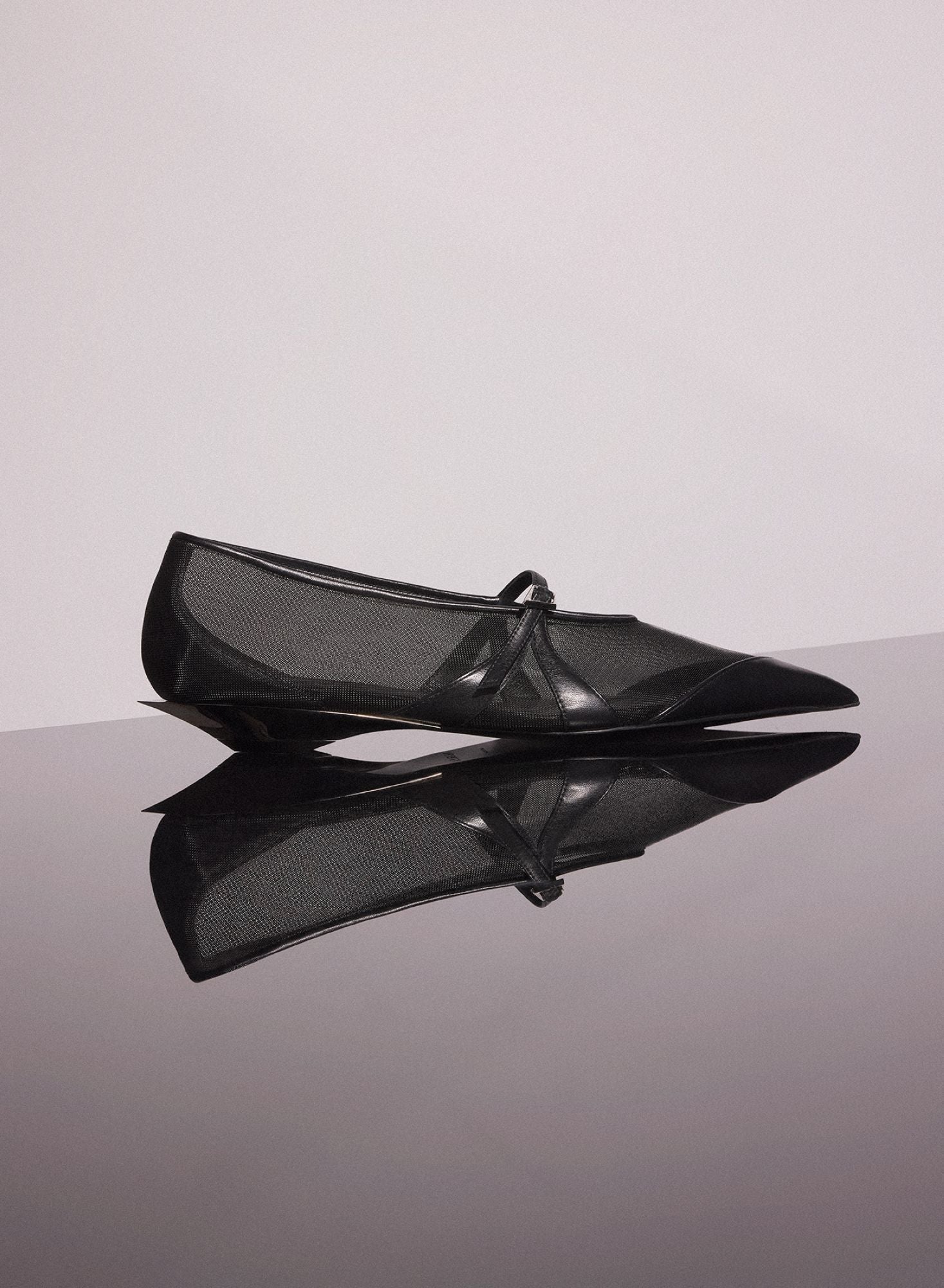 BLACK MESH FANG BALLERINA