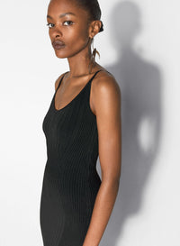 BLACK SCULTPING KNIT DRESS