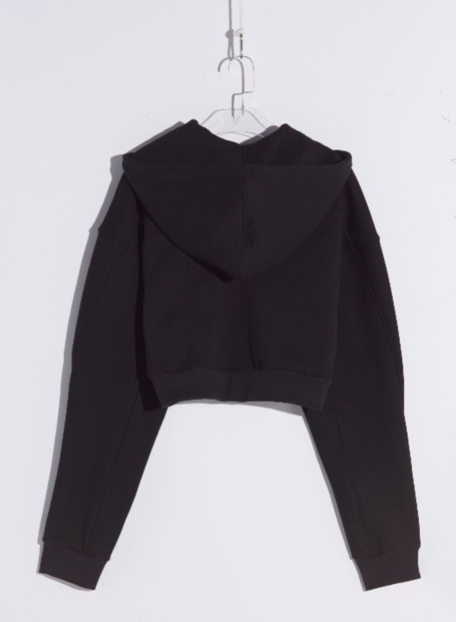 BLACK SPIRAL CROPPED HOODIE