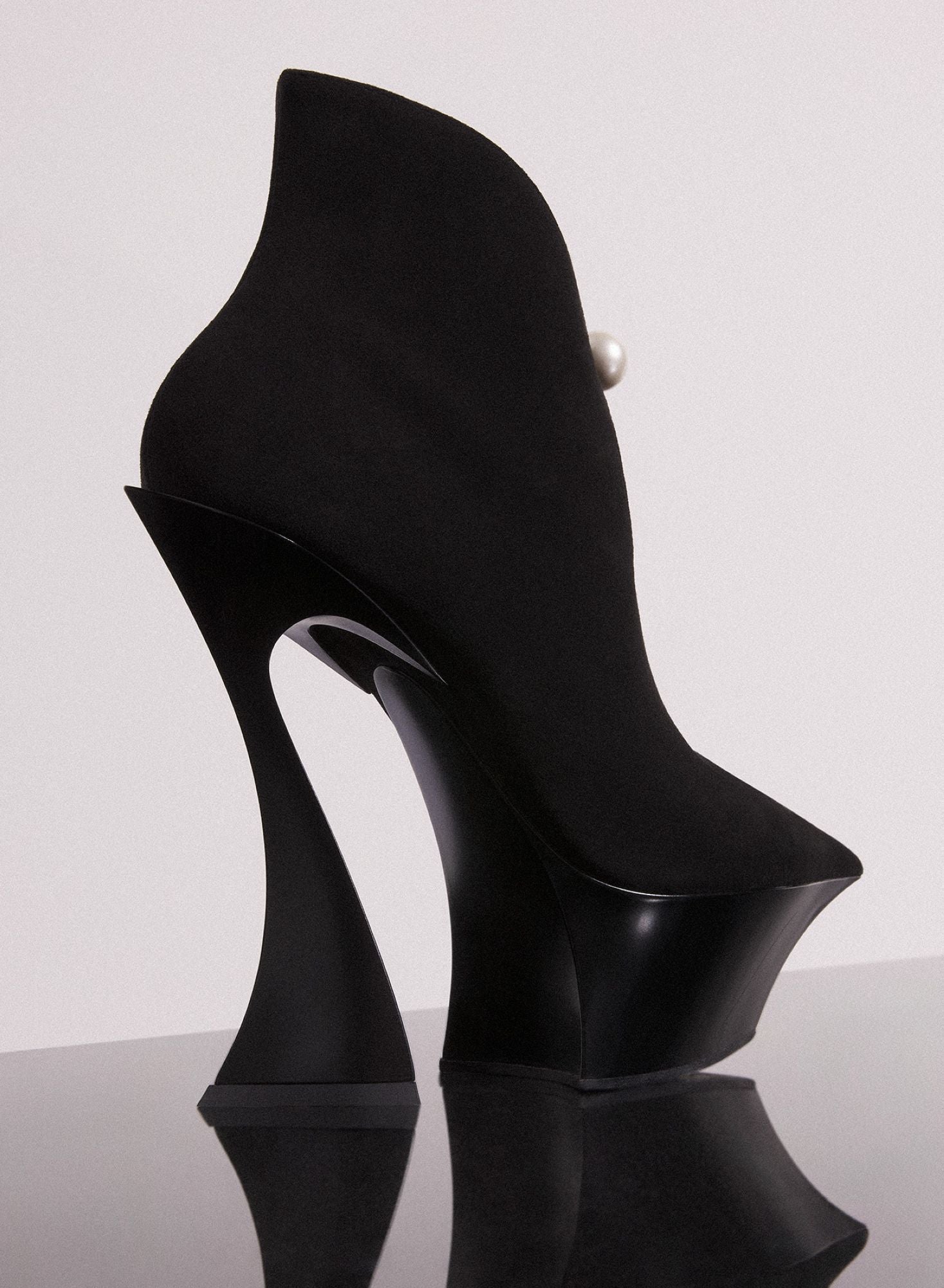 BLACK SUEDE PLATFORM FANG 95 ANKLE BOOTS