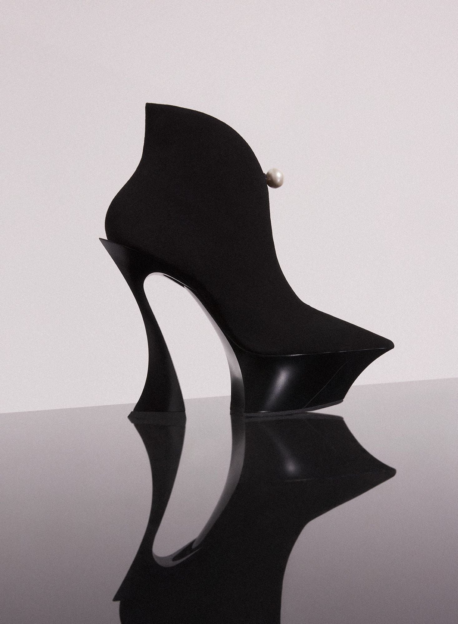 BLACK SUEDE PLATFORM FANG 95 ANKLE BOOTS
