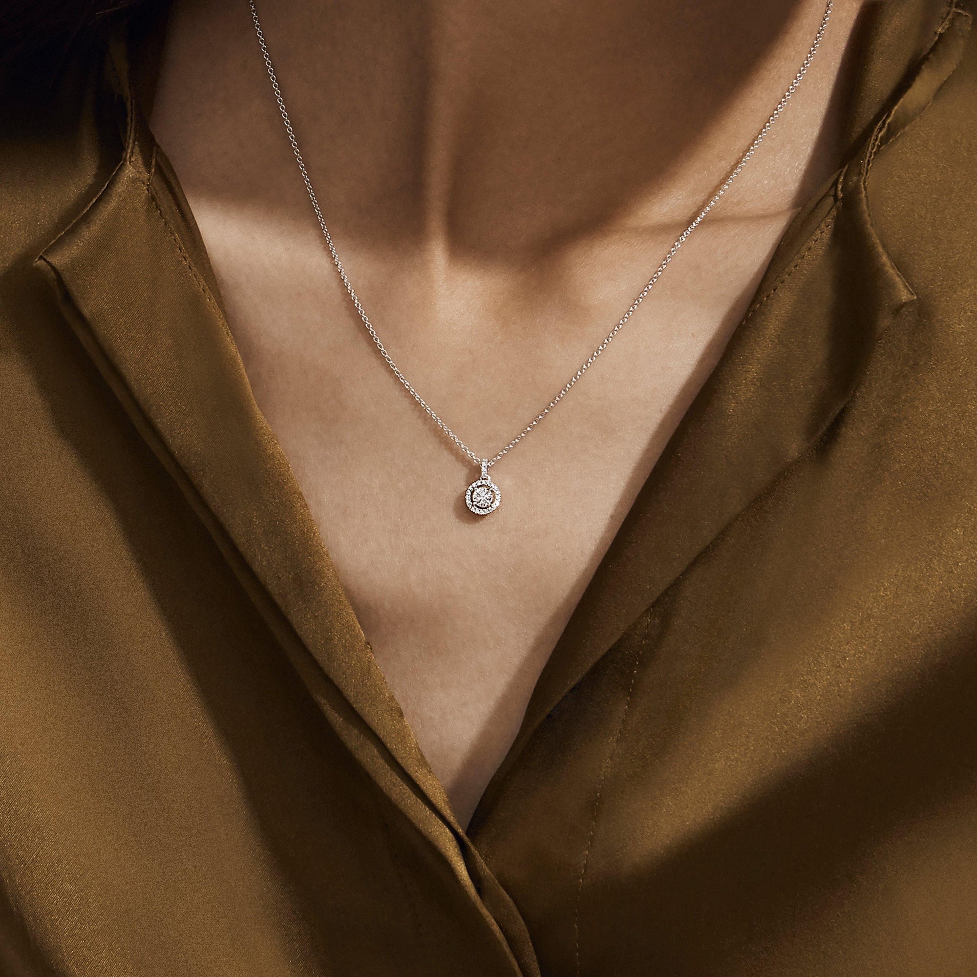 Pendentif Aura avec diamant rond brillant