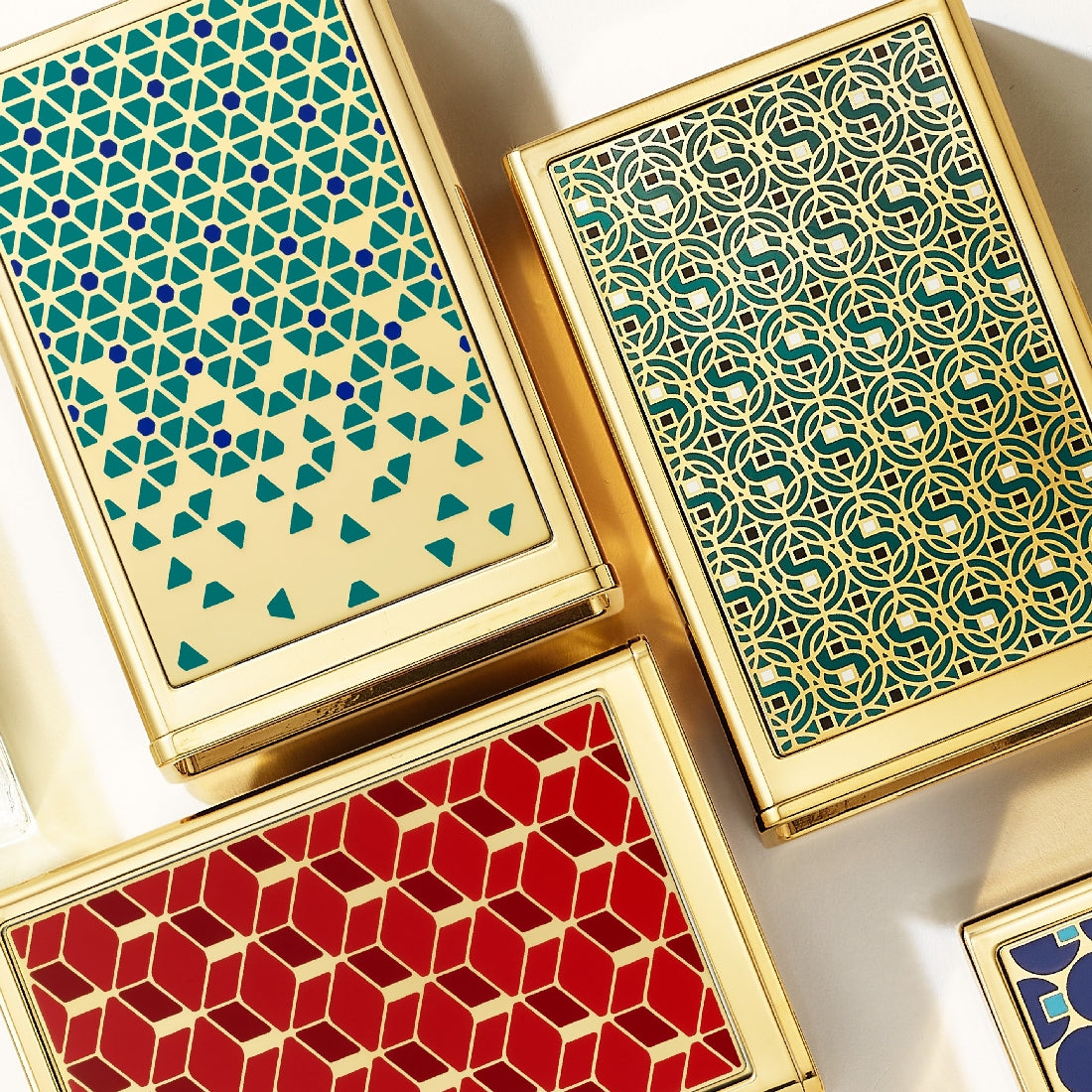 Coffret de Parfums Les Nécessaires de Cartier Boîtier Pixel et Parfum La Panthère 30ml